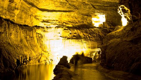 dan-yr-ogof caves